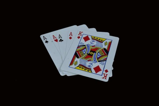 Jeux de cartes en ligne : solitaire, belote et plus encore Jeux de cartes en ligne : solitaire, belote et plus encore