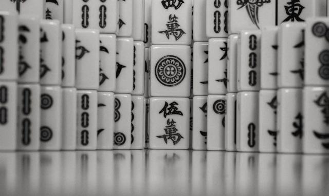 Mahjong en ligne : associez les tuiles et videz le plateau