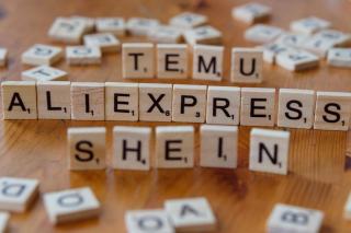 Jeux de mots en ligne gratuits : lettres, anagrammes et textes